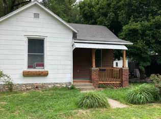 834 Pottawatomie St, Leavenworth, KS 66048