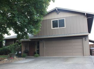 2054 NE 9th Ave, Hillsboro, OR