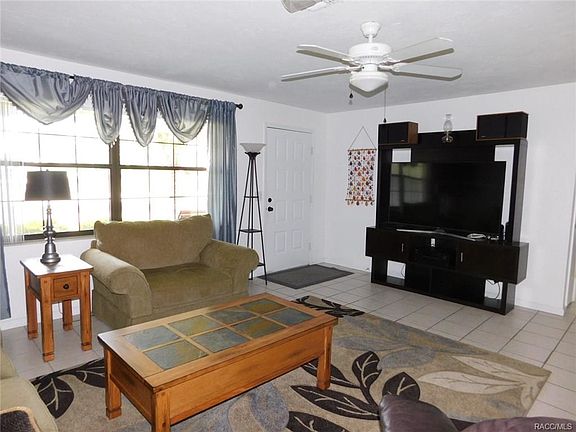3rd image of 3849 N Tamarisk Ave