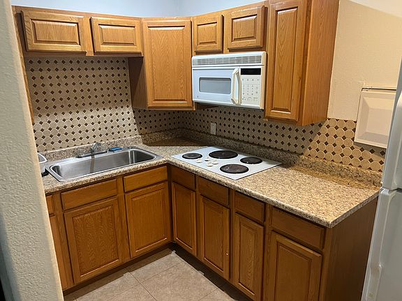 4th image of 1839 E Broadmor Dr