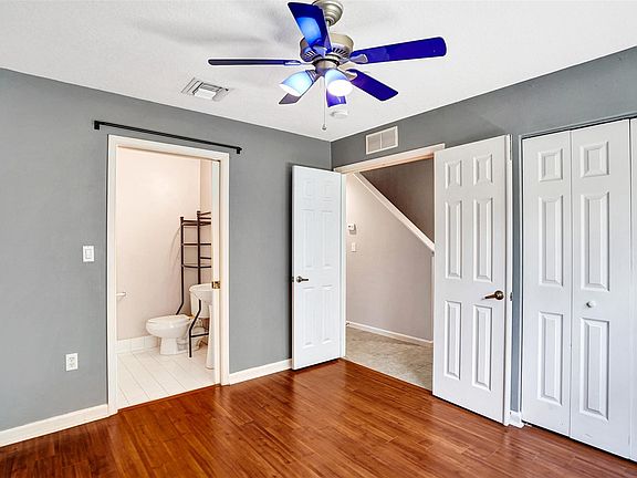 4th image of 1033 NE 17th Way #902