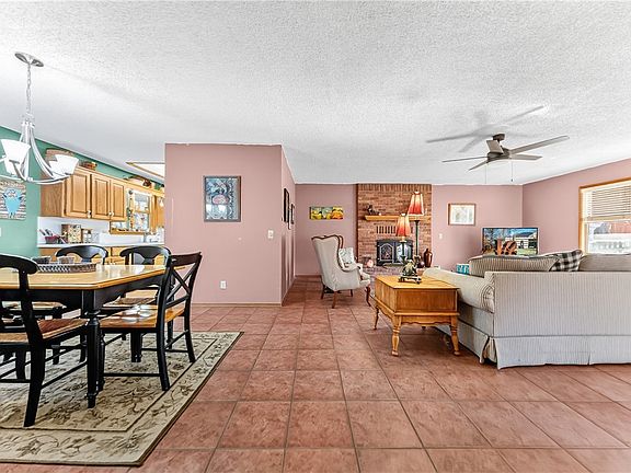 5th image of 16 Tiverton Ln