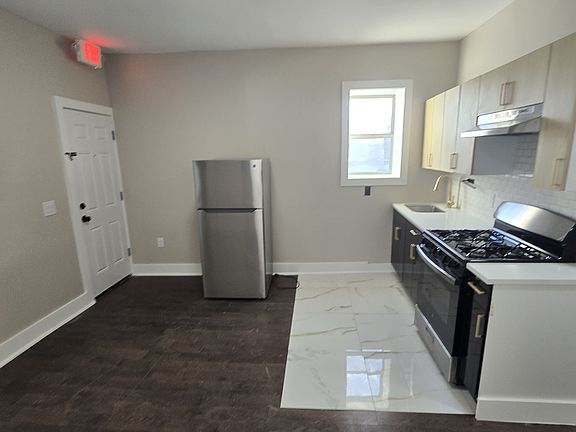 2nd image of 190 Park St #G3