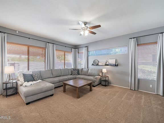 3rd image of 3304 E Jacinto Ave