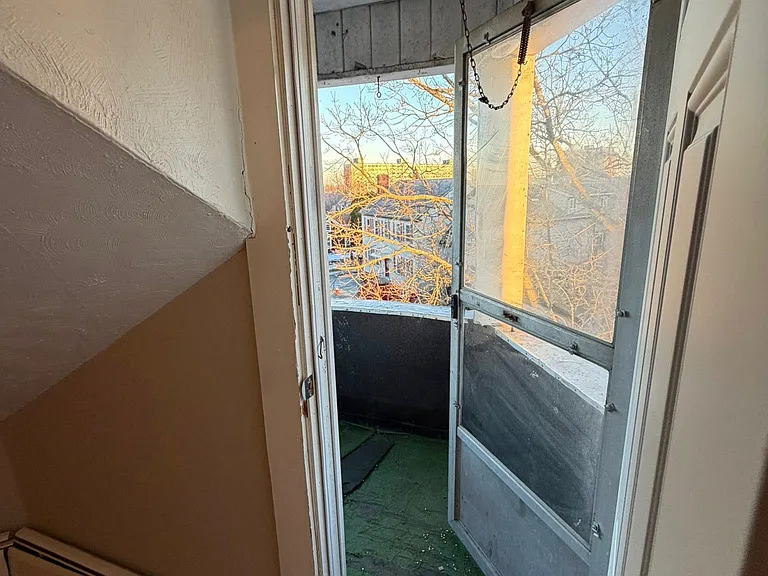 161 Maxfield St #3 — Photo 5