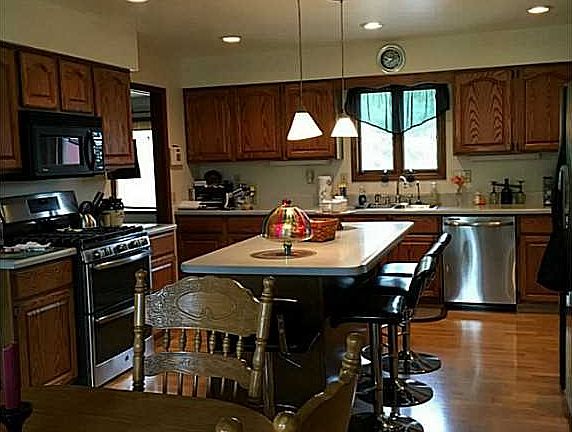 Sprawling eat in kitchen