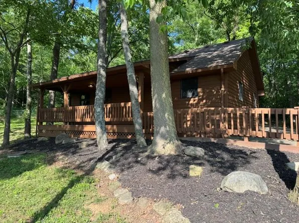 300 Core Rd, Frankfort, OH 45628