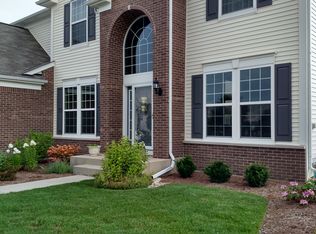 748 Porter Cir, Lindenhurst, IL 60046