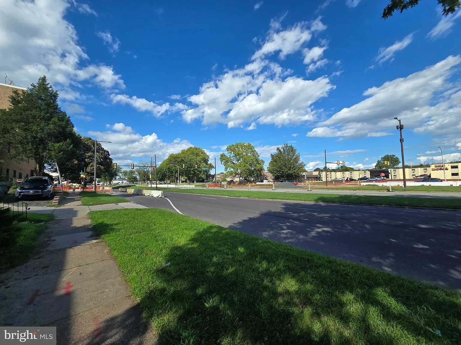 2 bed, 2.0 bath, 2480 sqft, $1,750 — Photo 3