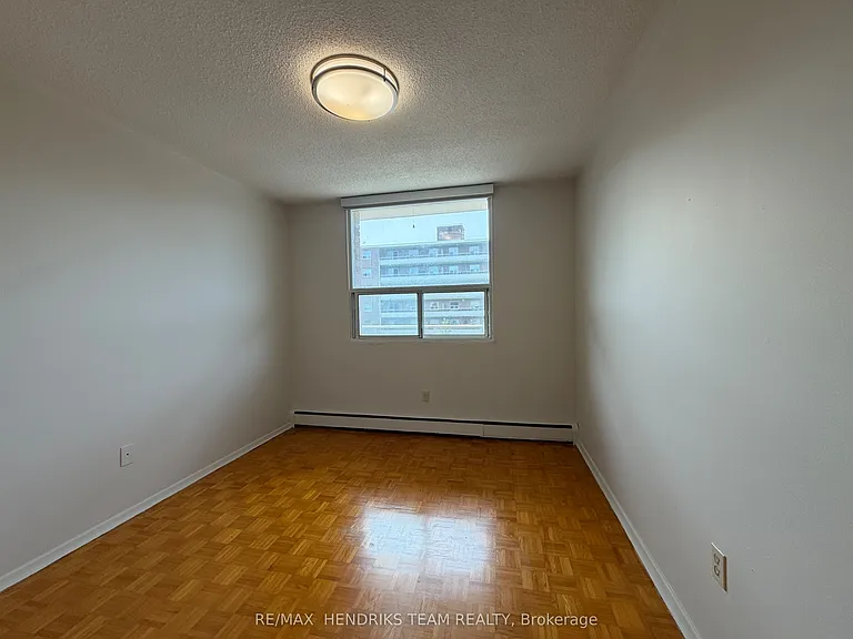 49 Leaside Dr #303 — Photo 8