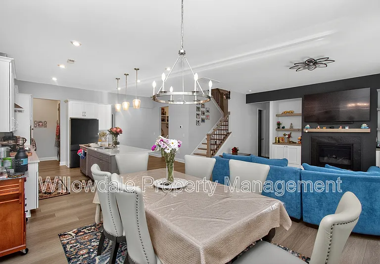 111 N Parkside Dr — Photo 6