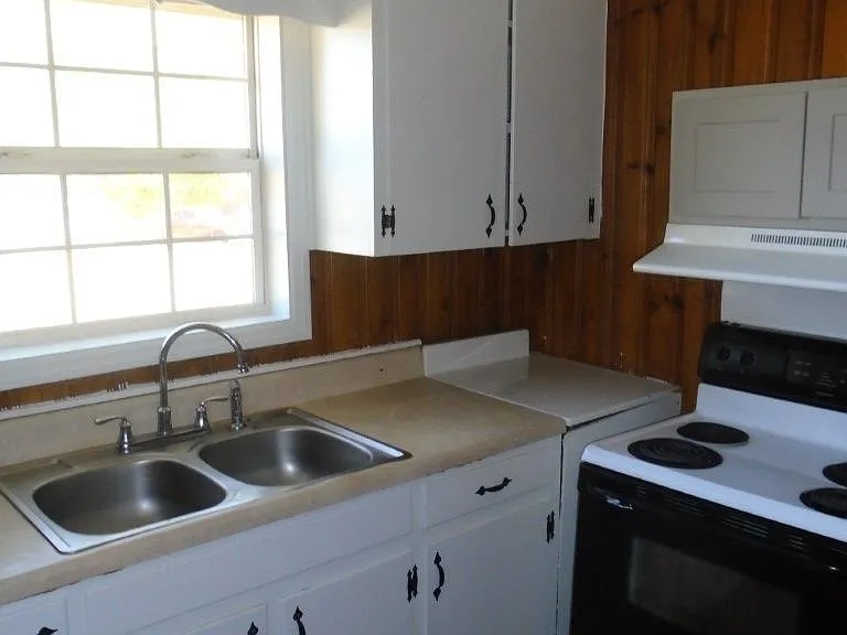 324 Old Shaw Rd — Photo 5