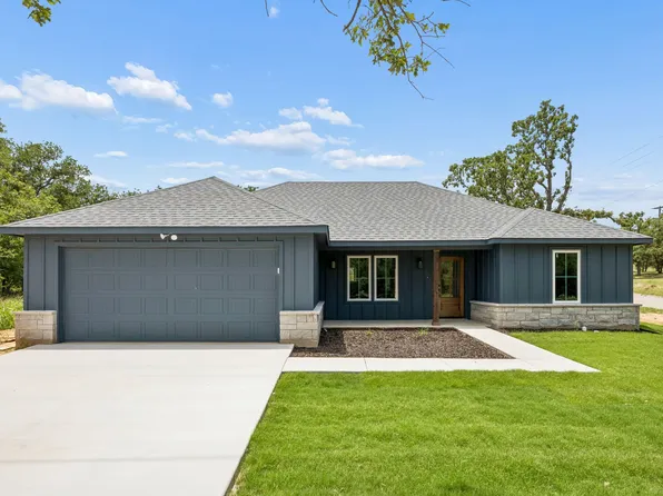 421 Hamilton Rd, Mineral Wells, TX 76067