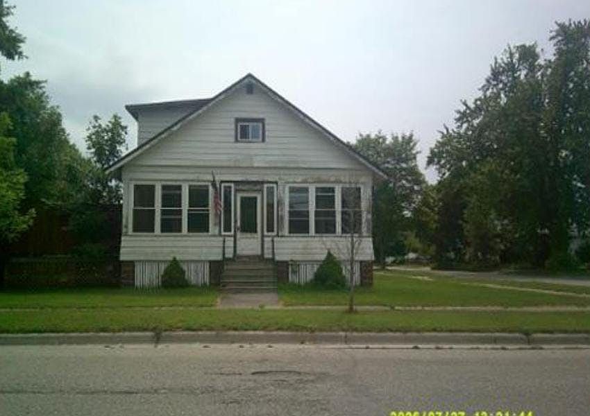 1st image of 728 S 8th Ave