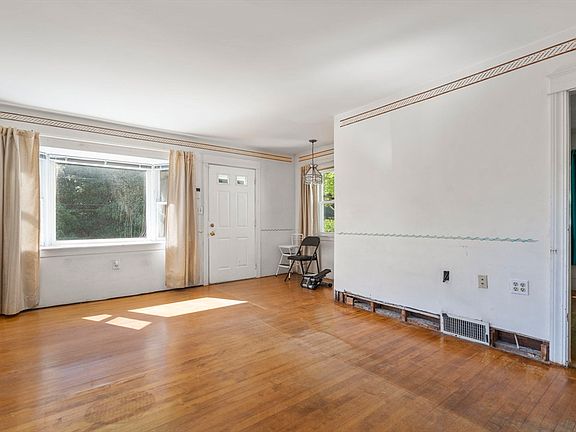 3rd image of 14 Saybrook Rd