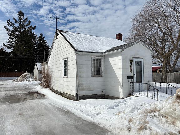 2nd image of 443 S 3rd St
