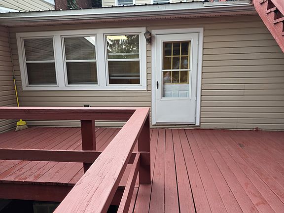 2nd image of 146 Valley St