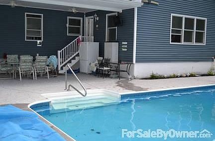 3rd image of 5 Anderson Dr