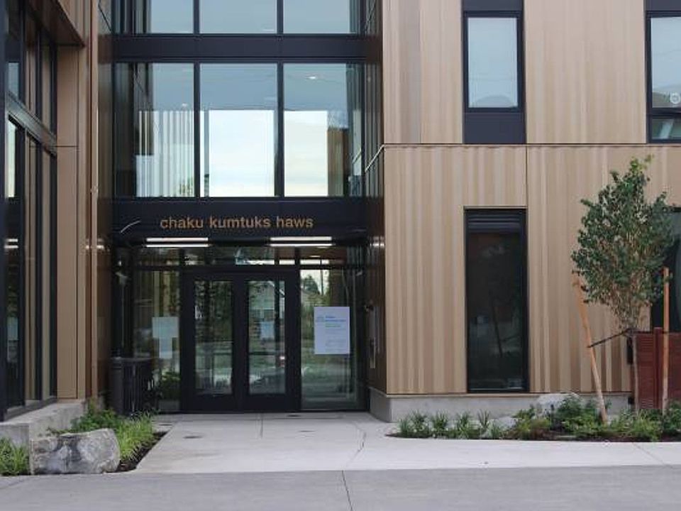 1st image of 5560 NE 42nd Ave #301