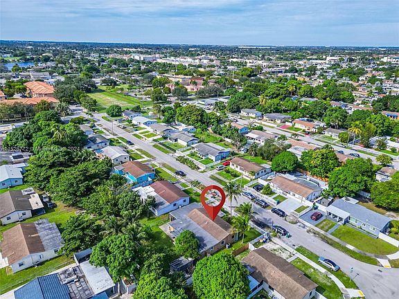 3rd image of 2420 NW 176th Ter