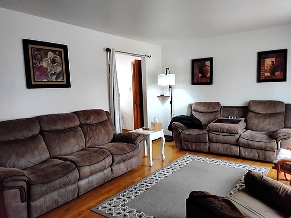 3rd image of 11410 S Neenah Ave