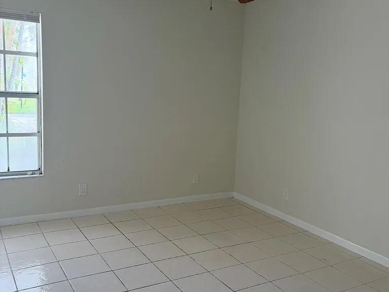 9110 Fairbanks Ln #4 — Photo 17