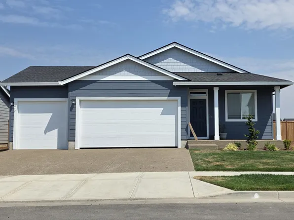 1042 Clemson St, Woodburn, OR 97071