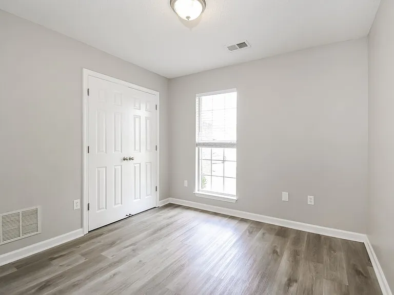 8274 Park Pike Dr — Photo 12