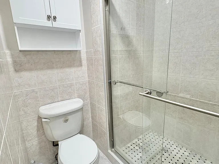 9710 Lakepointe Dr — Photo 35