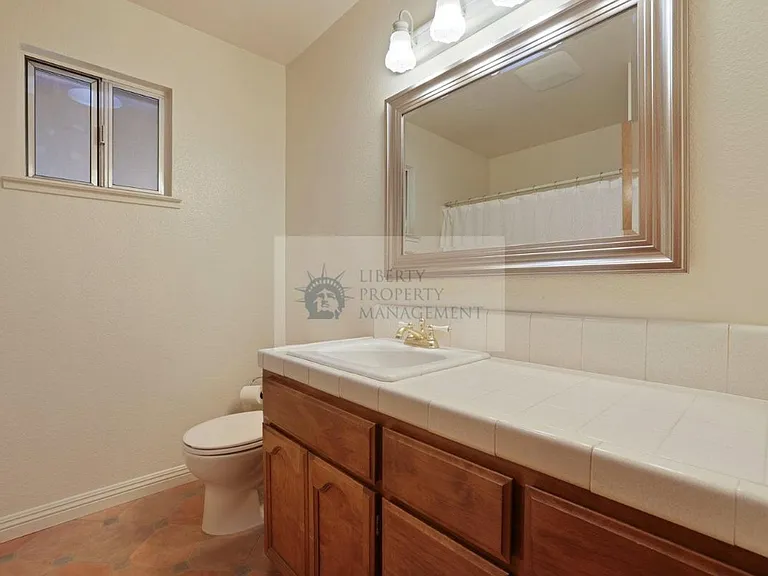 1558 Springcreek Way — Photo 12
