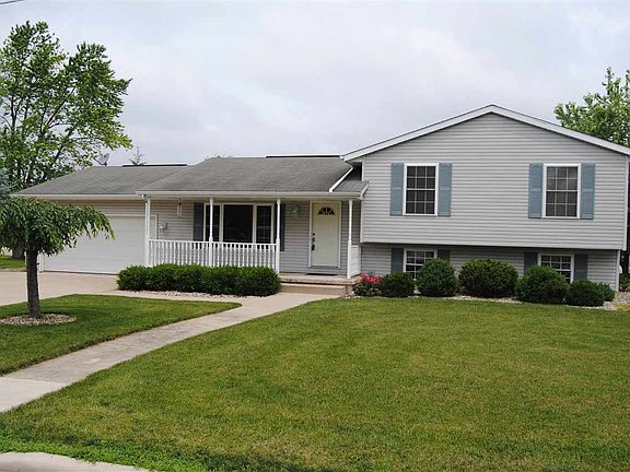 LOVELY MANICURED LAWN