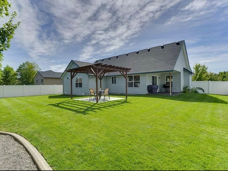 2911 W Cranberry Ave — Photo 27