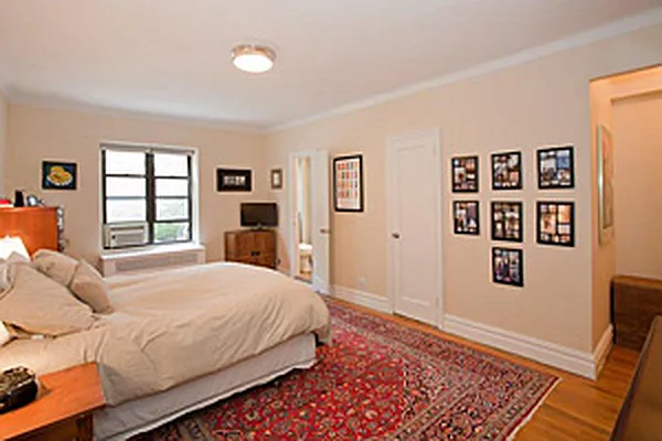 Sold by Warren Lewis Realty | media 25