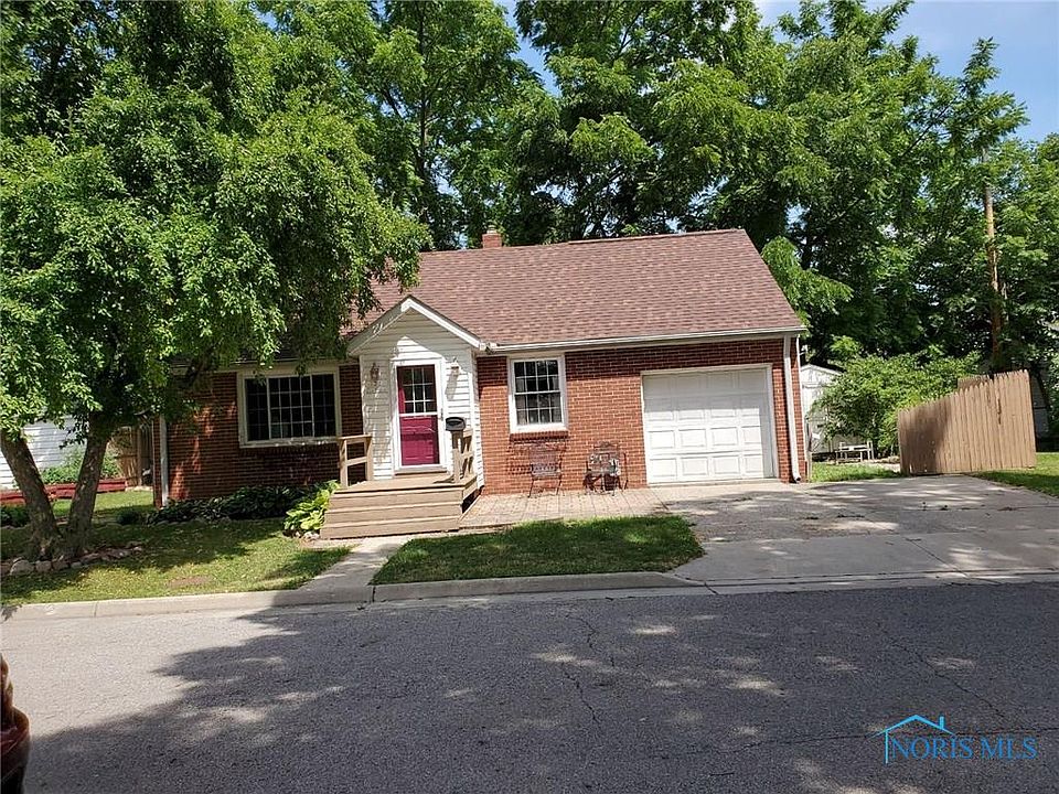 1st image of 123 Elm Dr