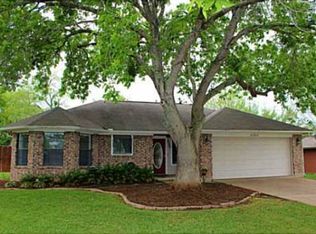 3304 Oak Hollow Dr, Bryan, TX 77802