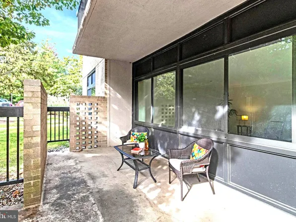 3713 S George Mason Dr APT T5w, Falls Church, VA 22041