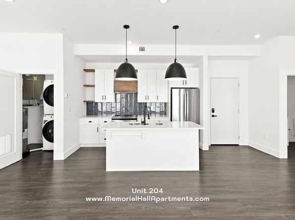 4 E Main St #203