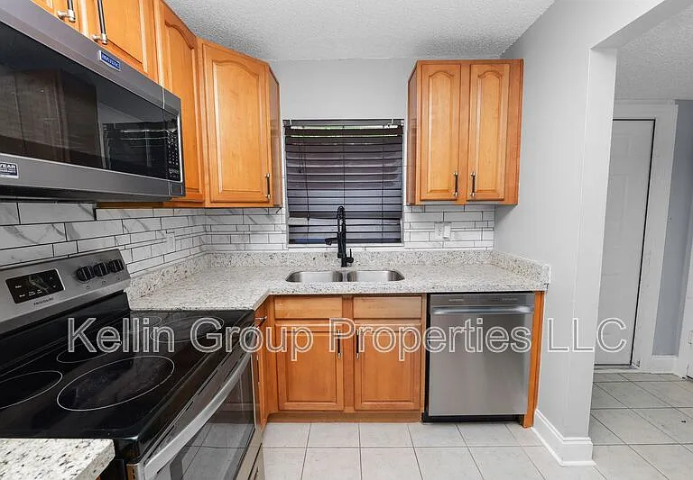 2862 Somerset Park Dr — Photo 8