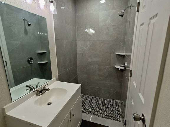 5th image of 724 S 13th St