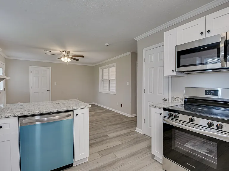 250 Almon Ct — Photo 8
