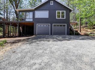 15590 Poverty Pond Rd, Grass Valley, CA 95945