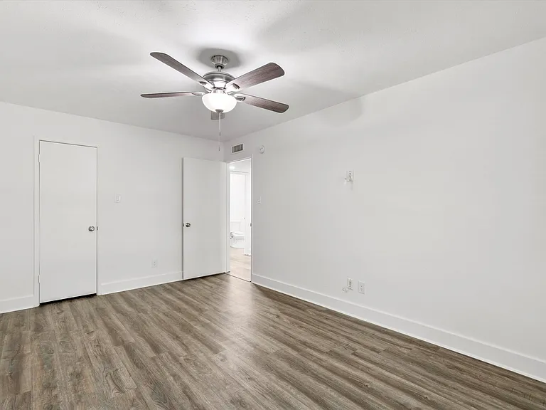 2814 Lindbergh Dr — Photo 22