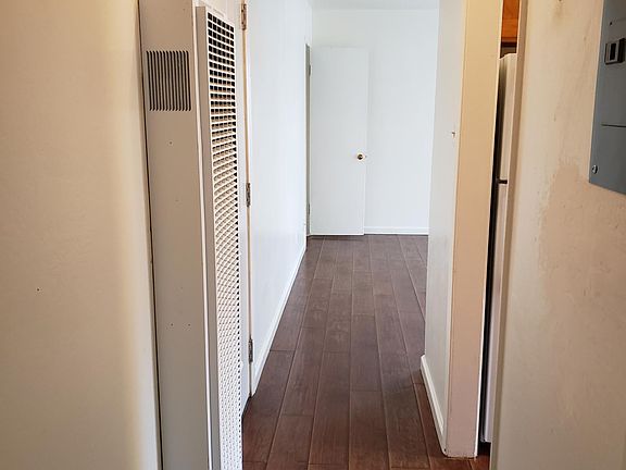 5th image of 872 Park Dr #4