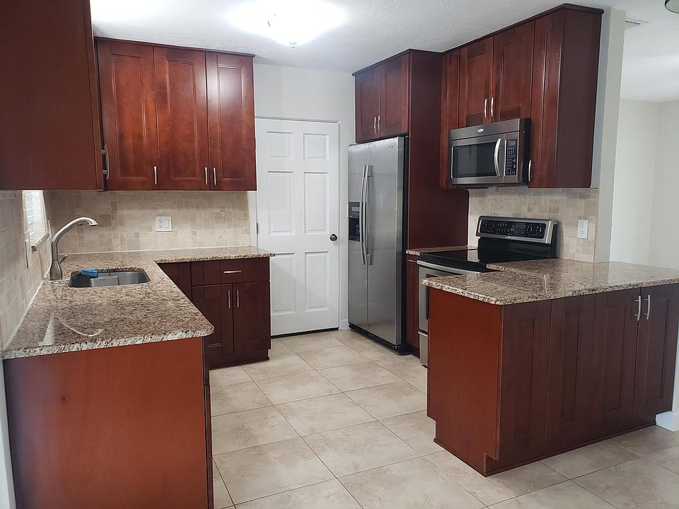 1st image of 901 41st Ave NE