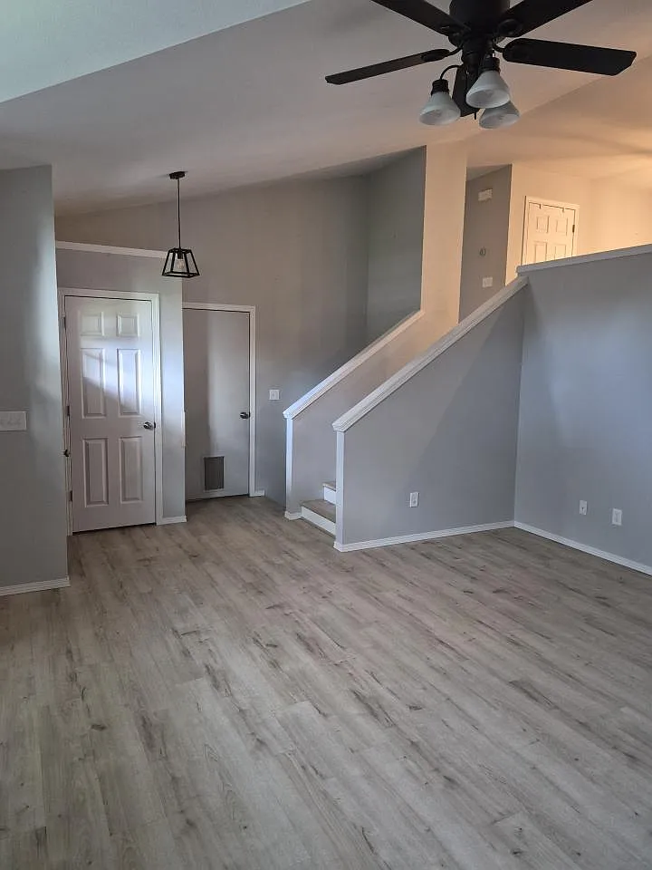 4 bed, 3.0 bath, 2196 sqft, $2,200 — Photo 2