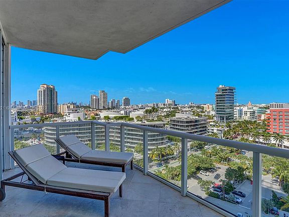 3rd image of 50 S Pointe Dr APT 1407