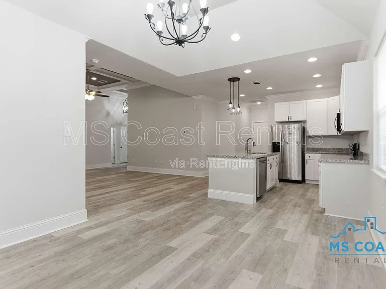 15334 Oak Creek Cv — Photo 8