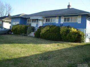 1020 N Broome Ave, Lindenhurst, NY 11757