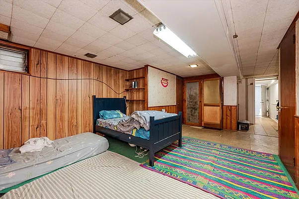 Sold by Compass | media 16