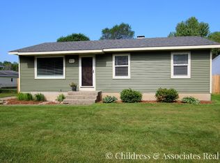 211 Longview Dr, Rockford, MI 49341